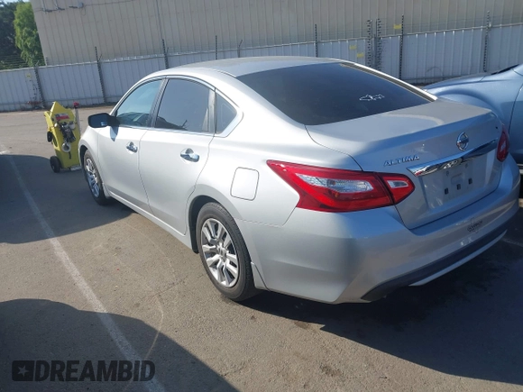 2016 Nissan Altima SR with VIN 1N4AL3APXGC192938, listed as a IAAI auction lot 42159683 with 190,785 mi miles and . Bid and sale history available at carsss.com. Image 3.