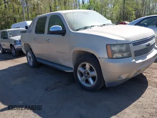 2007 Chevrolet Avalanche LS z VIN 3GNEC12007G135346, wystawiony jako IAAI lot #42065408 z przebiegiem 183 821 mil mil oraz . Historia ofert i sprzedaży dostępna na DreamBid. Obrazek 1.
