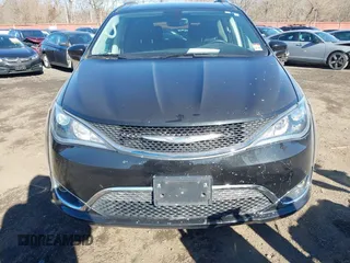 2018 Chrysler Pacifica Touring L z VIN 2C4RC1BG2JR114345, wystawiony jako IAAI lot #41629088 z przebiegiem 114 682 mil mil oraz . Historia ofert i sprzedaży dostępna na DreamBid. Obrazek 12.
