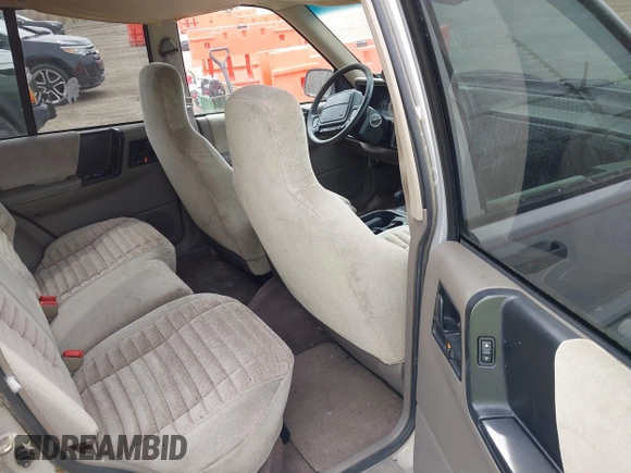 1995 Jeep Grand Cherokee Laredo with VIN 1J4GZ58S4SC532578, listed as a IAAI auction lot 41936041 with 161,777 mi miles. Bid and sale history available at carsss.com. Image 8.