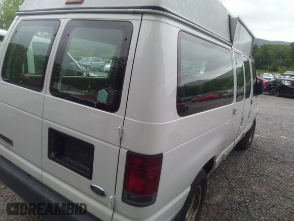 2008 Ford Econoline Cargo Commercial z VIN 1FTNE24W78DA10529, wystawiony jako IAAI lot #42030310 z przebiegiem 359 982 mil mil oraz . Historia ofert i sprzedaży dostępna na DreamBid. Obrazek 4.