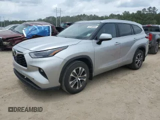 2023 Toyota Highlander L z VIN 5TDKDRAH2PS005536, wystawiony jako Copart lot #57158045 z przebiegiem 55 509 mil mil oraz Szkoda całkowita • Salvage title. Historia ofert i sprzedaży dostępna na DreamBid. Obrazek 1.