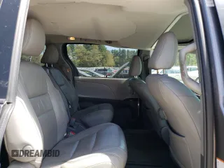 2017 Toyota Sienna XLE Auto Access Seat z VIN 5TDYZ3DC9HS890943, wystawiony jako Copart lot #55387005 z przebiegiem 146 986 mil mil oraz Szkoda całkowita • Salvage title. Historia ofert i sprzedaży dostępna na DreamBid. Obrazek 11.