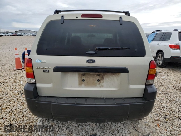 2006 Ford Escape XLT with VIN 1FMYU03Z26KA85627, listed as a Copart auction lot 83552474 with 234,677 mi miles and Clean Title. Bid and sale history available at carsss.com. Image 6.