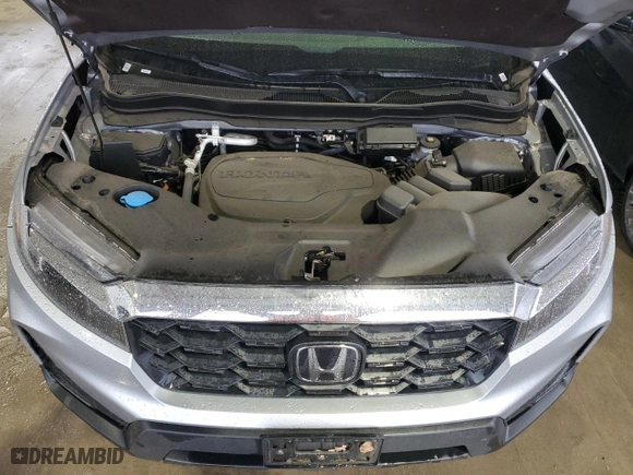 2024 Honda Passport EX-L with VIN 5FNYF8H55RB019867, listed as a Copart auction lot 50025235 with 17636 miles and Clean Title. Bid and sale history available at carsss.com. Image 12.