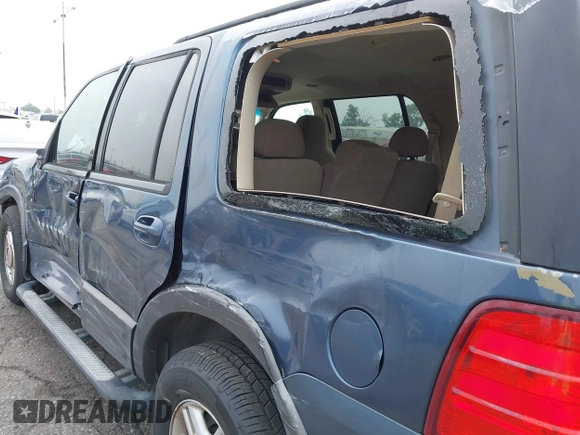 2006 Ford Expedition Special Service z VIN 1FMPU15566LA25999, wystawiony jako IAAI lot #42158982 z przebiegiem 176 274 mil mil oraz . Historia ofert i sprzedaży dostępna na DreamBid. Obrazek 13.