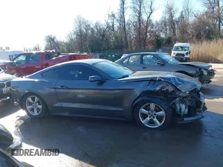2017 Ford Mustang V6 z VIN 1FA6P8AM1H5224713, wystawiony jako IAAI lot #41208248 z przebiegiem 167 462 mil mil oraz . Historia ofert i sprzedaży dostępna na DreamBid. Obrazek 13.