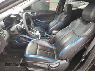 2013 Hyundai Veloster Turbo z VIN KMHTC6AE7DU152689, wystawiony jako Copart lot #51569125 z przebiegiem 102 152 mil mil oraz Szkoda całkowita • Salvage title. Historia ofert i sprzedaży dostępna na DreamBid. Obrazek 7.