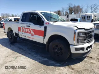 2023 Ford F-350 с VIN 1FT8X3BA8PED14174, выставлен на аукционе Copart как лот 49253055 с пробегом 18 153 миль миль и Списание • Salvage title. История ставок и продаж доступна на DreamBid. Изображение 4.