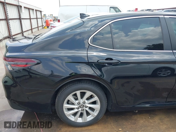 2023 Toyota Camry LE z VIN 4T1C11AK3PU182887, wystawiony jako IAAI lot #42156807 z przebiegiem 33 019 mil mil oraz . Historia ofert i sprzedaży dostępna na DreamBid. Obrazek 18.