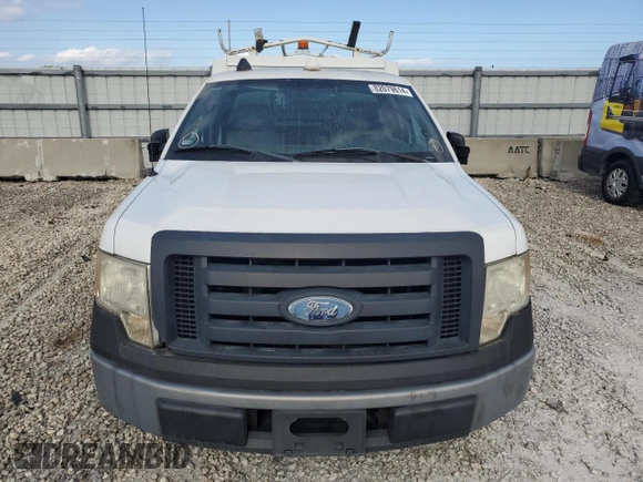 2010 Ford F-150 XL with VIN 1FTMF1CW9AKA46583, listed as a Copart auction lot 82079614 with 118,374 mi miles and Clean title. Bid and sale history available at DreamBid. Image 5.