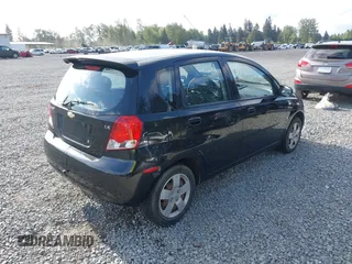 2007 Chevrolet Aveo LS z VIN KL1TD66697B739406, wystawiony jako IAAI lot #42254135 z przebiegiem 95 369 mil mil oraz . Historia ofert i sprzedaży dostępna na DreamBid. Obrazek 4.