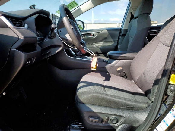 2022 Toyota RAV4 XLE with VIN 2T3P1RFV4NW292113, listed as a Copart auction lot 58870175 with 56,921 mi miles and Salvage title. Bid and sale history available at DreamBid. Image 7.