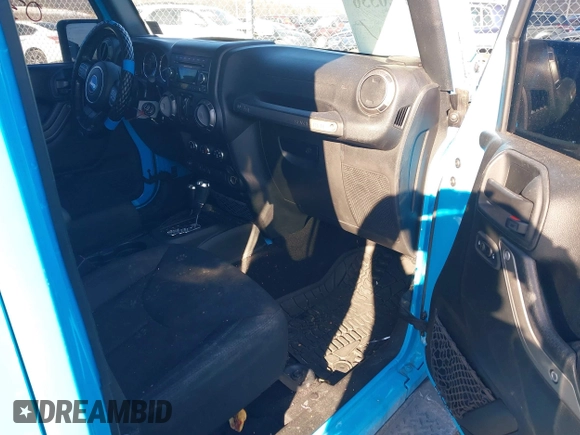 2018 Jeep Wrangler JK Unlimited Sport with VIN 1C4BJWDG6JL824178, listed as a IAAI auction lot 41420336 with 77,816 mi miles. Bid and sale history available at carsss.com. Image 5.