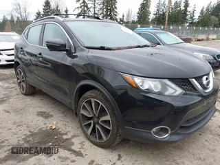 2017 Nissan Rogue Sport SL with VIN JN1BJ1CR7HW135901, listed as a IAAI auction lot 41724503 with 150,068 mi miles. Bid and sale history available at carsss.com. Image 1.