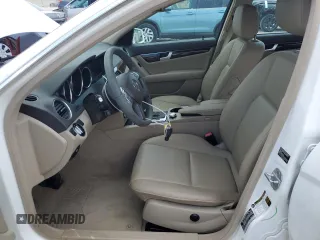 2013 Mercedes-Benz C 300 Sport с VIN WDDGF8AB8DG146385, выставлен на аукционе Copart как лот 60044345 с пробегом 86 768 миль миль и Чистый • Clean title. История ставок и продаж доступна на DreamBid. Изображение 7.