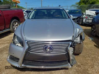 2015 Lexus LS 460 L with VIN JTHGL5EFXF5055498, listed as a Copart auction lot 82579834 with 112,465 mi miles and Salvage title. Bid and sale history available at DreamBid. Image 5.