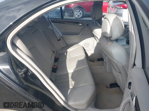 2006 Mercedes-Benz C 280 Luxury с VIN WDBRF92H96F813189, выставлен на аукционе IAAI как лот 42541910 с пробегом Не указан миль и . История ставок и продаж доступна на DreamBid. Изображение 8.