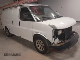 2010 Chevrolet Express Cargo z VIN 1GCUHAD47A1166542, wystawiony jako IAAI lot #42262872 z przebiegiem 92 488 mil mil oraz . Historia ofert i sprzedaży dostępna na DreamBid. Obrazek 1.