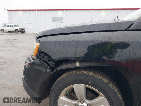 2012 Jeep Compass Latitude with VIN 1C4NJCEA6CD677525, listed as a IAAI auction lot 41478397 with 174,655 mi miles and . Bid and sale history available at carsss.com. Image 6.