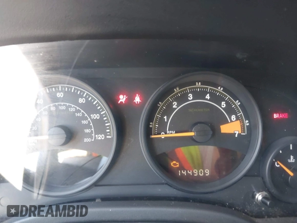 2014 Jeep Patriot Sport z VIN 1C4NJPBA7ED818830, wystawiony jako IAAI lot #42216964 z przebiegiem 144 909 mil mil oraz . Historia ofert i sprzedaży dostępna na DreamBid. Obrazek 7.
