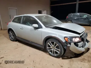 2008 Volvo C30 Version 1.0 z VIN YV1MK672882062861, wystawiony jako Copart lot #43579615 z przebiegiem 160 011 mil mil oraz Szkody całkowita. Historia ofert i sprzedaży dostępna na DreamBid. Obrazek 4.