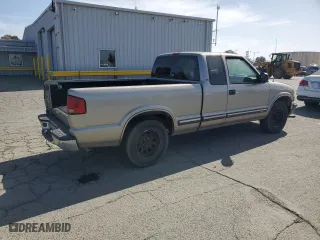 2000 Chevrolet S-10 LS with VIN 1GCCS19W2Y8221990, listed as a Copart auction lot 53942155 with 275,715 mi miles and Clean Title. Bid and sale history available at carsss.com. Image 3.