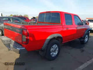 2000 Nissan Frontier XE z VIN 1N6ED27T8YC330952, wystawiony jako IAAI lot #41557069 z przebiegiem 108 089 mil mil oraz . Historia ofert i sprzedaży dostępna na DreamBid. Obrazek 4.