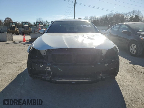 2013 BMW M5 with VIN WBSFV9C59DD096273, listed as a Copart auction lot 84923264 with 122,028 mi miles and Salvage Title. Bid and sale history available at carsss.com. Image 5.