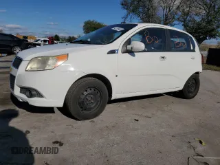 2009 Chevrolet Aveo 1LT z VIN KL1TD66E39B611396, wystawiony jako Copart lot #46158445 z przebiegiem 109 677 mil mil oraz Nie do naprawy • Non repairable. Historia ofert i sprzedaży dostępna na DreamBid. Obrazek 1.