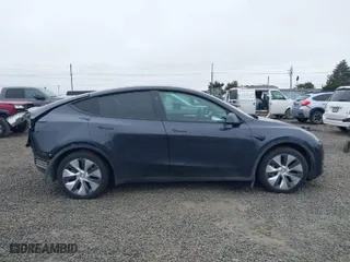 2024 Tesla Model Y Long Range with VIN 7SAYGDEEXRF073775, listed as a IAAI auction lot 41744773 with 1 mi miles. Bid and sale history available at carsss.com. Image 14.