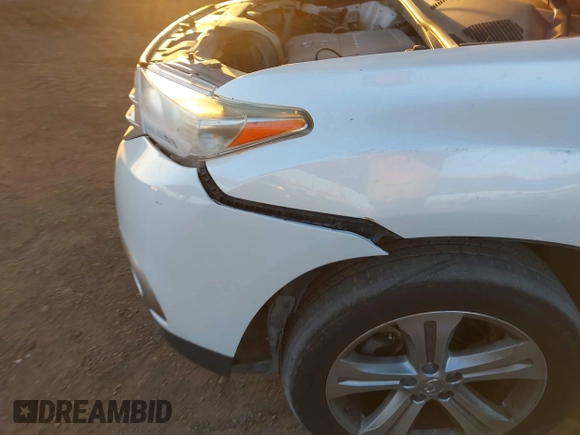 2011 Toyota Highlander Limited with VIN 5TDDK3EH4BS064313, listed as a IAAI auction lot 40934105 with 155,204 mi miles and . Bid and sale history available at DreamBid. Image 6.