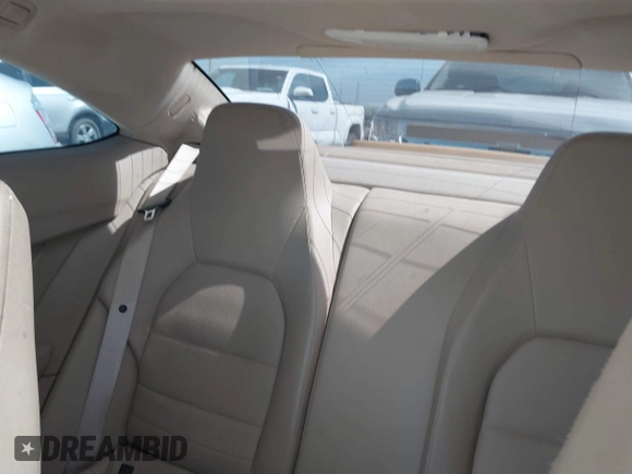 2014 Mercedes-Benz C 250 с VIN WDDGJ4HB1EG259318, выставлен на аукционе IAAI как лот 41817340 с пробегом 154 570 миль миль и . История ставок и продаж доступна на DreamBid. Изображение 8.