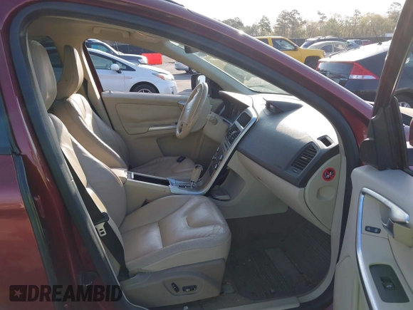 2010 Volvo XC60 3.2L with VIN YV4982DL7A2080402, listed as a IAAI auction lot 41900276 with 253,183 mi miles. Bid and sale history available at carsss.com. Image 5.