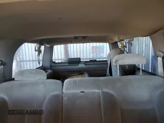 1995 Chevrolet Suburban z VIN 1GNFK16K9SJ333918, wystawiony jako Copart lot #46665205 z przebiegiem 208 395 mil mil oraz Czysty tytuł • Clean title. Historia ofert i sprzedaży dostępna na DreamBid. Obrazek 10.