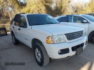 2005 Ford Explorer XLT z VIN 1FMZU63K75ZA02189, wystawiony jako IAAI lot #41390591 z przebiegiem 225 627 mil mil oraz . Historia ofert i sprzedaży dostępna na DreamBid. Obrazek 1.