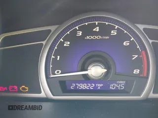 2009 Honda Civic z VIN 1HGFA15999L023648, wystawiony jako IAAI lot #42292289 z przebiegiem 279 822 mil mil oraz . Historia ofert i sprzedaży dostępna na DreamBid. Obrazek 15.