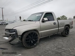 2002 Chevrolet Silverado 1500 with VIN 1GCEC14Z22Z309608, listed as a Copart auction lot 72326284 with 251,723 mi miles and Salvage Title. Bid and sale history available at carsss.com. Image 1.