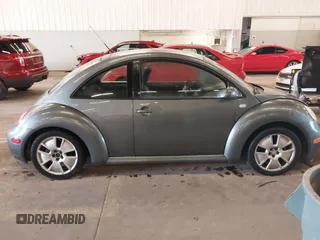 2002 Volkswagen New Beetle Coupe S with VIN 3VWFE21C72M440584, listed as a IAAI auction lot 41265752 with 190,102 mi miles. Bid and sale history available at carsss.com. Image 13.