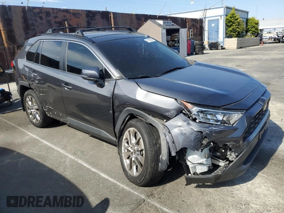 2021 Toyota RAV4 XLE Premium with VIN 2T3C1RFV3MC136191, listed as a Copart auction lot 61188995 with 53,524 mi miles and Salvage title. Bid and sale history available at DreamBid. Image 4.
