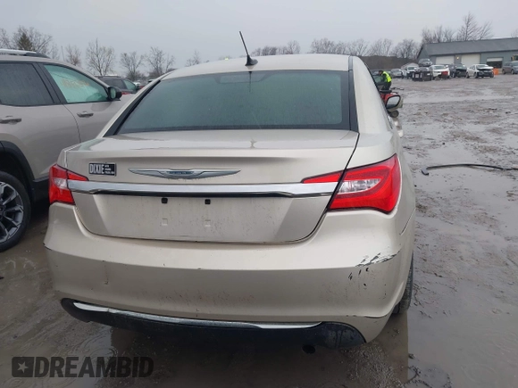 2013 Chrysler 200 Touring with VIN 1C3CCBBB3DN639114, listed as a IAAI auction lot 41891932 with 196,693 mi miles. Bid and sale history available at carsss.com. Image 16.