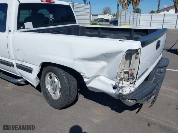 2001 Chevrolet Silverado 1500 LS with VIN 1GCEC19V61Z168966, listed as a IAAI auction lot 41824590 with 247,078 mi miles. Bid and sale history available at carsss.com. Image 6.