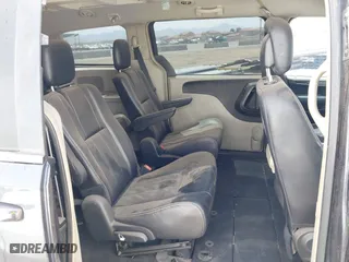2014 Chrysler Town & Country Touring with VIN 2C4RC1BGXER111473, listed as a IAAI auction lot 41946581 with 303,547 mi miles. Bid and sale history available at carsss.com. Image 8.