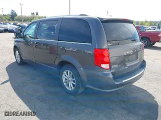 2019 Dodge Grand Caravan SXT with VIN 2C4RDGCG5KR758602, listed as a IAAI auction lot 42033617 with 186,351 mi miles. Bid and sale history available at carsss.com. Image 3.