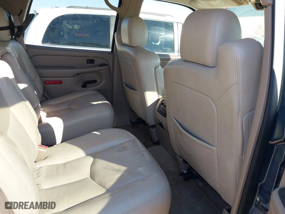 2005 Chevrolet Tahoe LT with VIN 1GNEC13T45R126445, listed as a IAAI auction lot 41389708 with 182,369 mi miles. Bid and sale history available at carsss.com. Image 8.