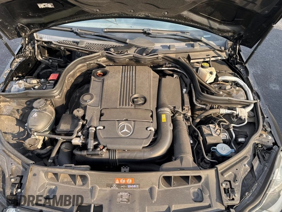 2012 Mercedes-Benz C 250 Sport z VIN WDDGF4HB7CR231400, wystawiony jako Copart lot #58000085 z przebiegiem 59 800 mil mil oraz Szkoda całkowita • Salvage title. Historia ofert i sprzedaży dostępna na DreamBid. Obrazek 7.