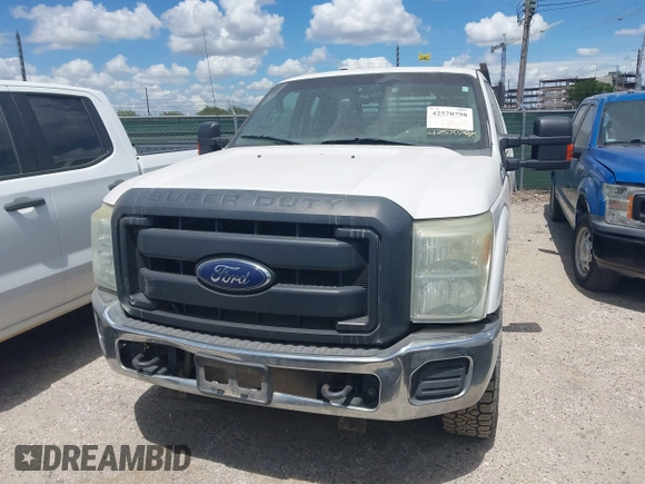 2015 Ford F-250 XLT with VIN 1FT7X2B63FEB54334, listed as a IAAI auction lot 42570798 with 288,832 mi miles and . Bid and sale history available at DreamBid. Image 12.