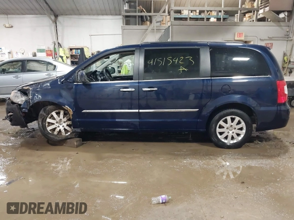 2016 Chrysler Town & Country Touring with VIN 2C4RC1BG8GR194307, listed as a IAAI auction lot 41515423 with 84,930 mi miles. Bid and sale history available at carsss.com. Image 14.