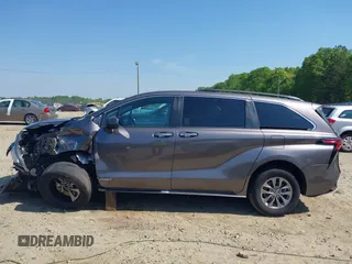 2021 Toyota Sienna XLE z VIN 5TDYRKEC0MS007394, wystawiony jako IAAI lot #42080004 z przebiegiem 75 553 mil mil oraz . Historia ofert i sprzedaży dostępna na DreamBid. Obrazek 15.