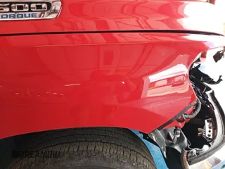 2023 Ram 1500 Big Horn z VIN 1C6RRFFG9PN561001, wystawiony jako IAAI lot #42575762 z przebiegiem 42 164 mil mil oraz . Historia ofert i sprzedaży dostępna na DreamBid. Obrazek 30.